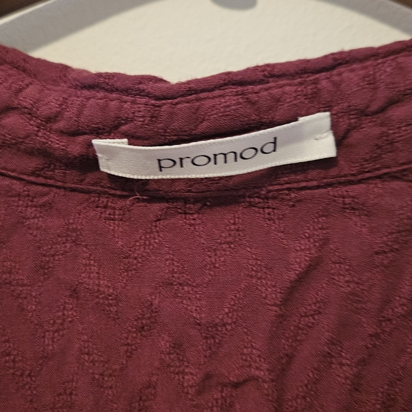 Promod Deep Red Textured Top - Picture 2 of 2
